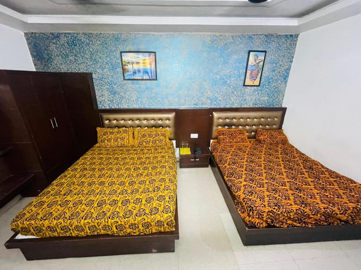 آغْرا Blue Rose International, Family Hotel المظهر الخارجي الصورة