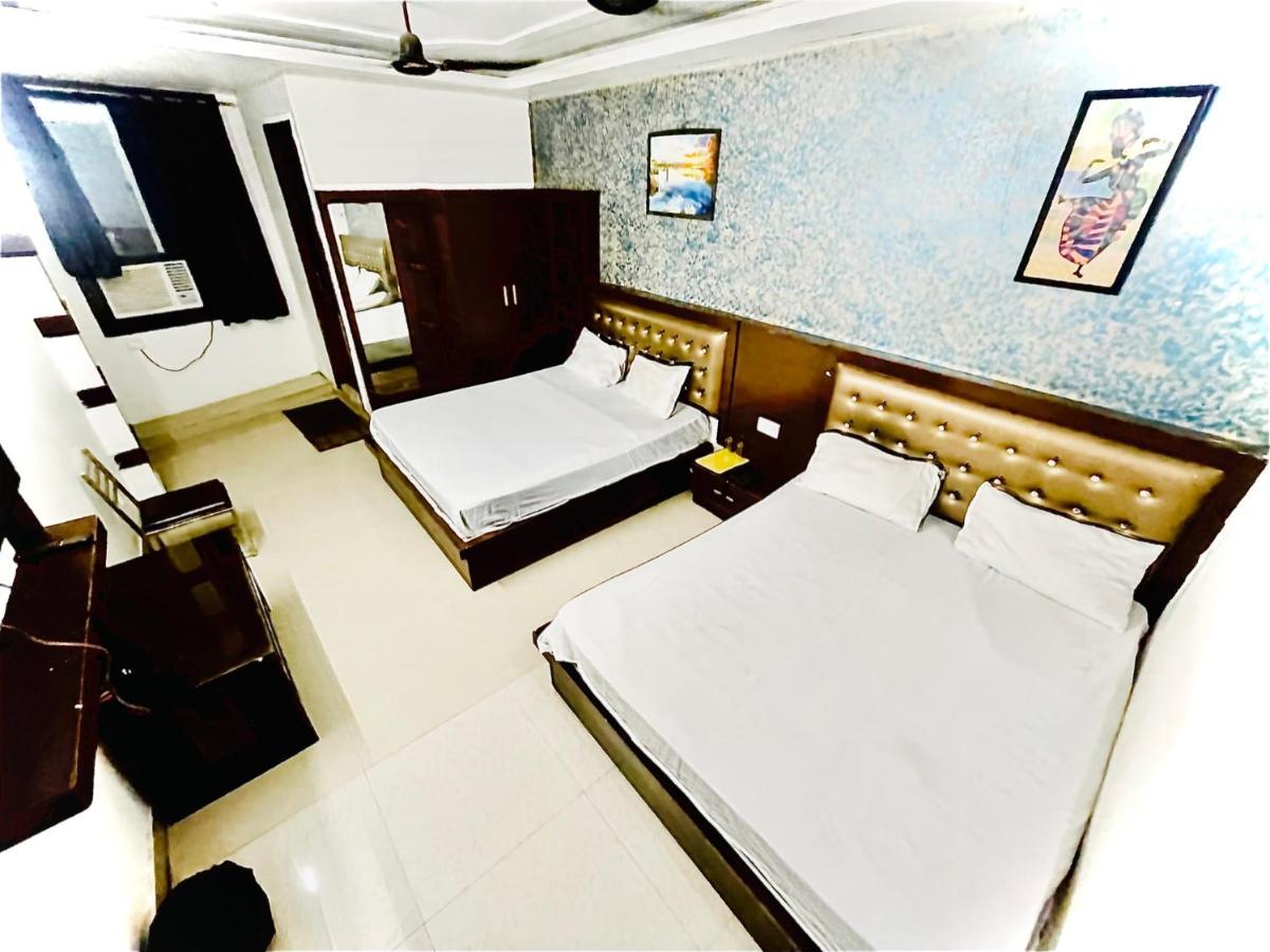 آغْرا Blue Rose International, Family Hotel المظهر الخارجي الصورة