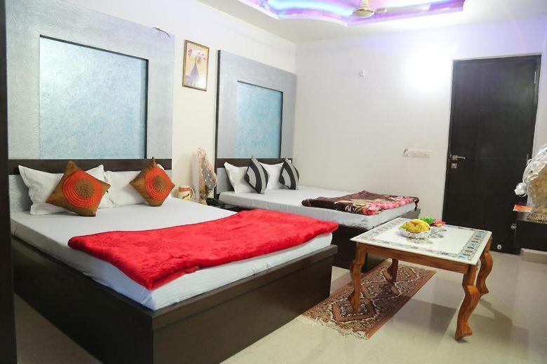 آغْرا Blue Rose International, Family Hotel المظهر الخارجي الصورة